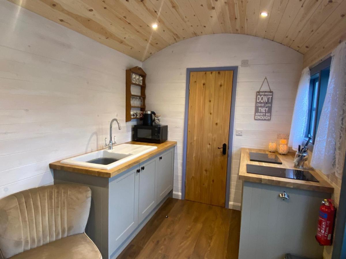 Oakies Farm Stays Llandovery Esterno foto