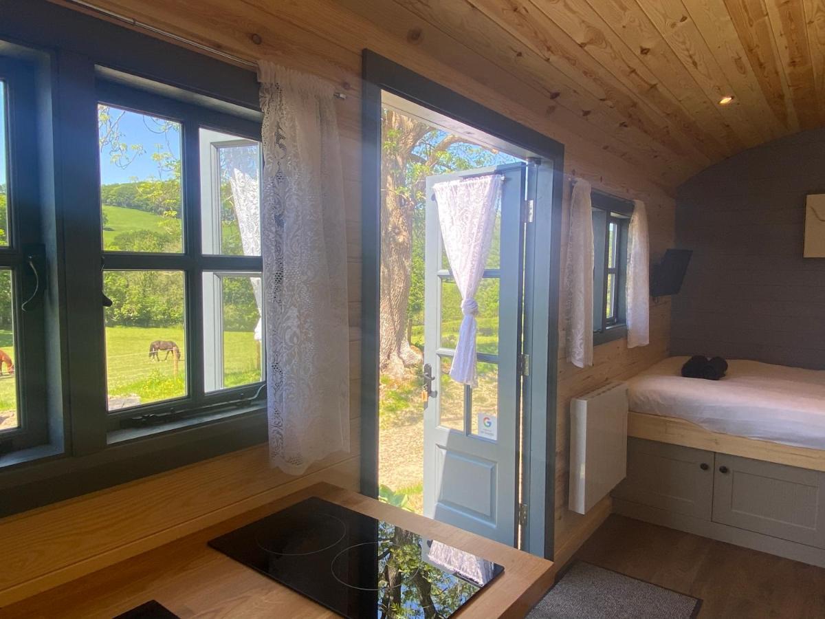 Oakies Farm Stays Llandovery Esterno foto