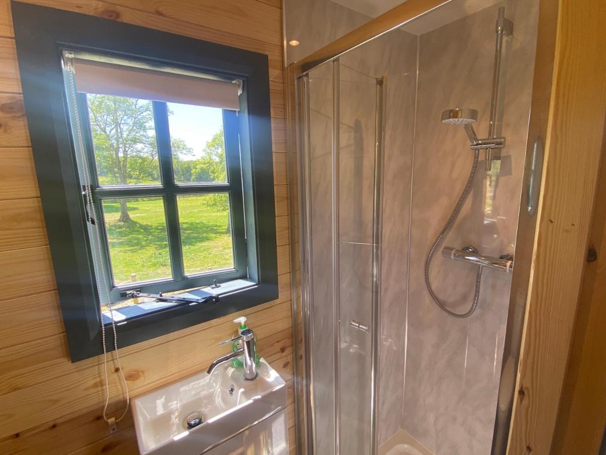 Oakies Farm Stays Llandovery Esterno foto