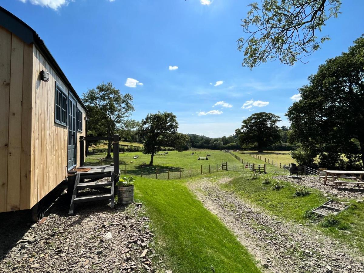 Oakies Farm Stays Llandovery Esterno foto