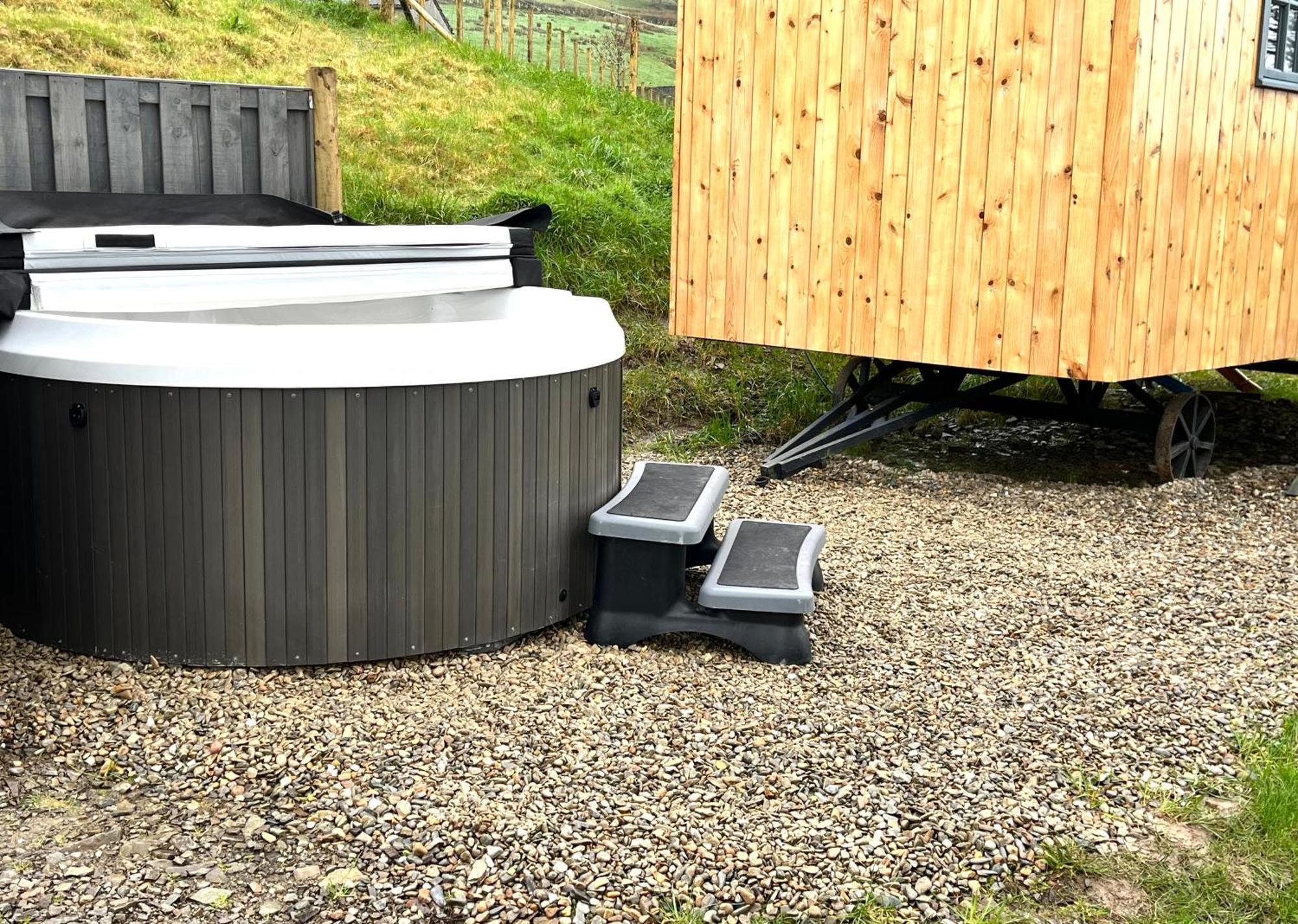Oakies Farm Stays Llandovery Esterno foto